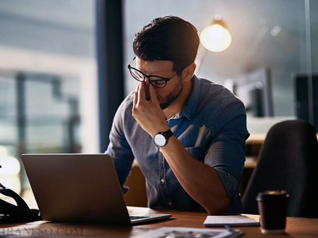 چطور میتوانیم چشمان خود را در مقابل نور مضر مانیتور نجات دهیم؟