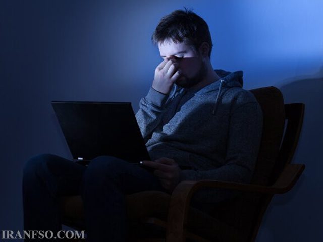 نور آبی لپ تاپ