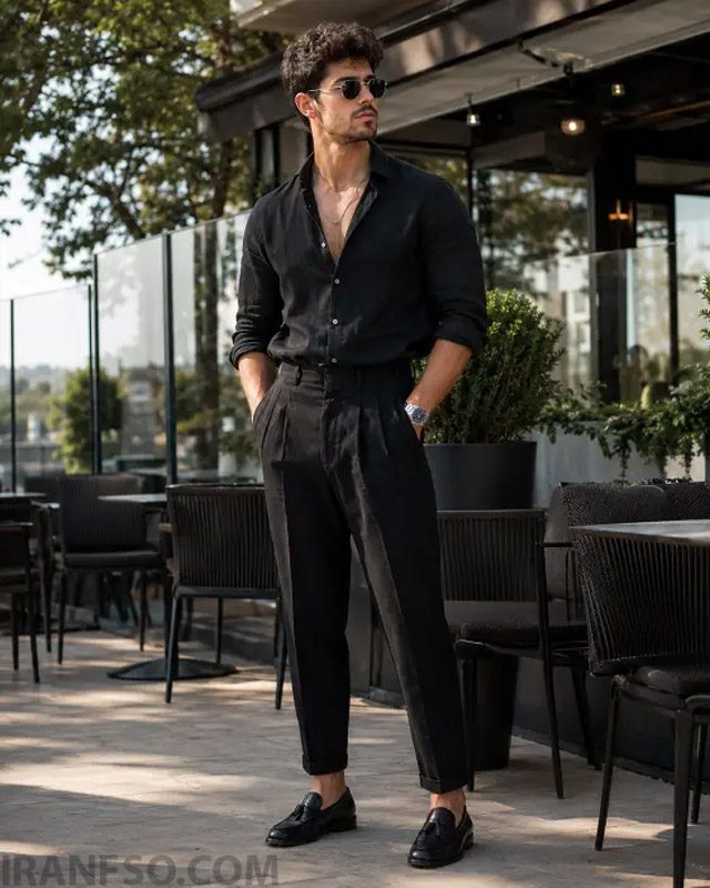 استایل لینن مشکی در تراس رستوران (Relaxed Linen Look at a Restaurant Terrace)